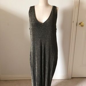Sleeveless black & gold dress